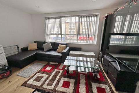 2 bedroom apartment to rent, High Street, London E17