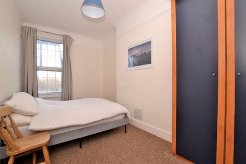 2 bedroom apartment to rent, Addiscombe Road, Croydon