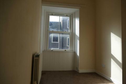 3 bedroom flat to rent, Springwell Place, Stewarton