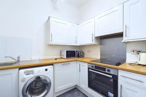 4 bedroom flat to rent, Parsons Green Terrace, Meadowbank, Edinburgh, EH8