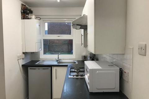 3 bedroom house share to rent, Mill Street, Stockport, SK7