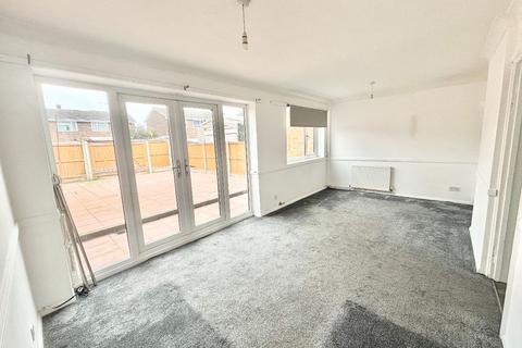 3 bedroom terraced house to rent, 12BRINDLES