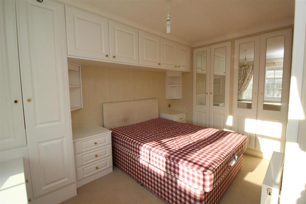 Elm Grove, Thatcham 1 bed park home £100,000
