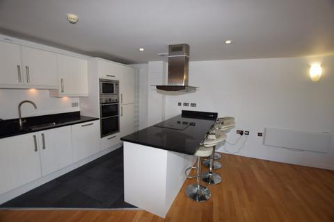 2 bedroom flat to rent, Lloyd Street, Altrincham, Cheshire, WA14