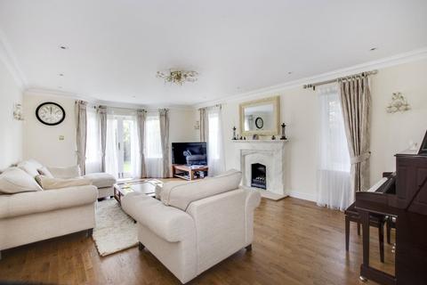 5 bedroom detached house to rent, Norgrove Park, Gerrards Cross, Buckinghamshire