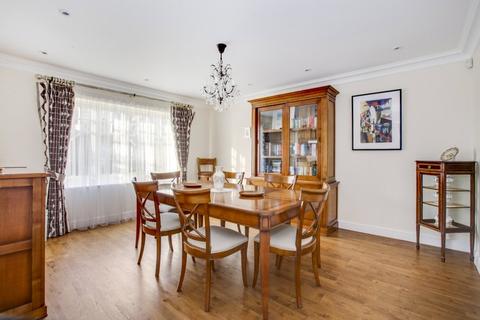 5 bedroom detached house to rent, Norgrove Park, Gerrards Cross, Buckinghamshire