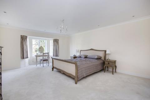 5 bedroom detached house to rent, Norgrove Park, Gerrards Cross, Buckinghamshire