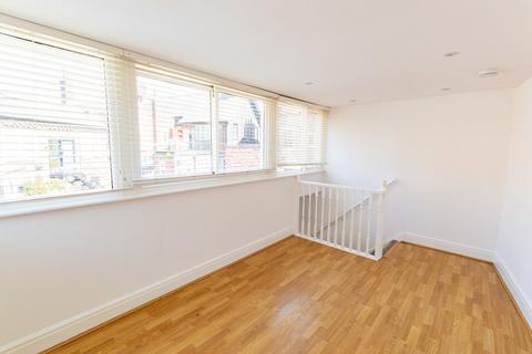 1 bedroom flat to rent, Oxtoby Court, York YO10