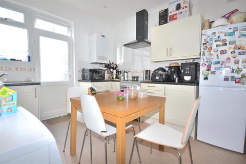 2 Bed Flats To Rent In Wimbledon Chase Apartments Flats