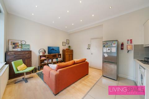 2 bedroom flat for sale, Hornsey Road, Holloway
