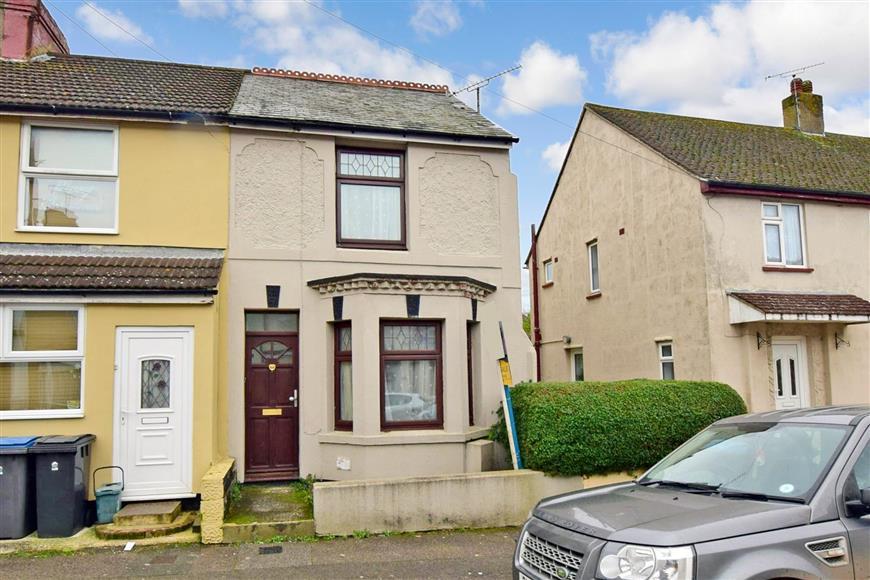 Glenfield Road, Dover, Kent 2 bed end of terrace house for sale £160,000