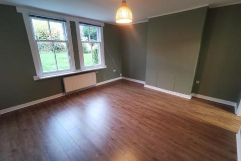 2 bedroom flat to rent, Ashbank Road, West End, Dundee, DD2