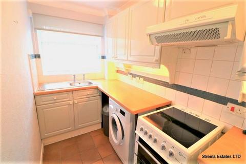 1 bedroom semi-detached house to rent, Foxden Drive, Downswood, Maidstone