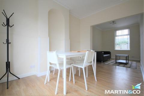 3 bedroom terraced house to rent, Vivian Road, Harborne, B17