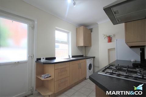 3 bedroom terraced house to rent, Vivian Road, Harborne, B17