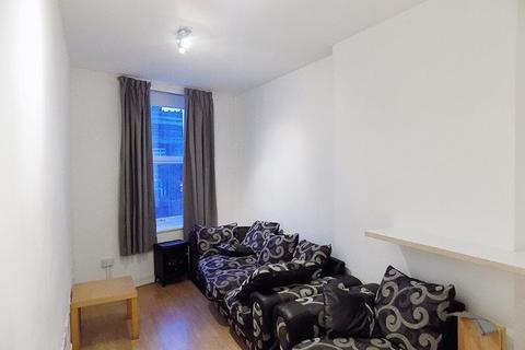 3 bedroom apartment to rent, St Johns Mews