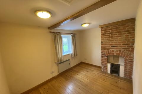 2 bedroom terraced house to rent, Fore Street, Warminster