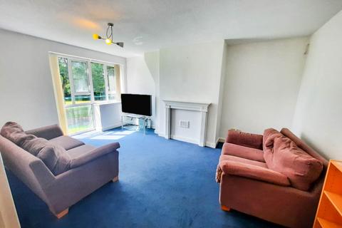 3 bedroom flat to rent, Carthorpe Arch, St James Park, Eccles New Road, Salford, M5