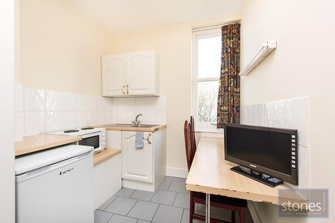 Studio to rent, Belsize Avenue, London, NW3