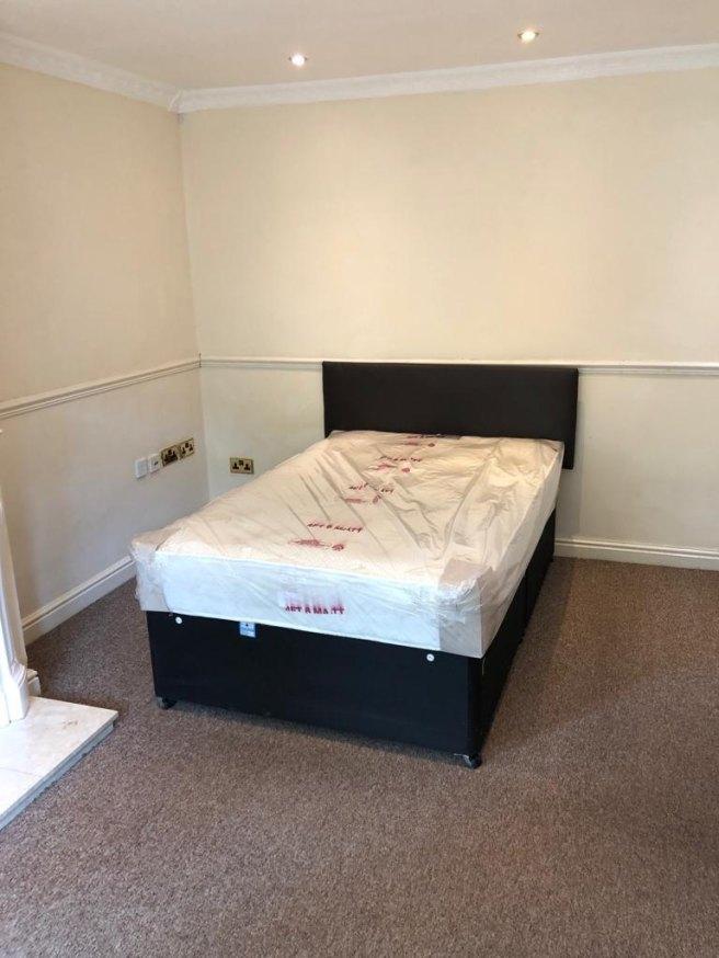 Queensland-avenue-cv5-8fh-948102