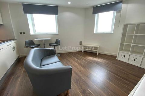 Studio to rent, Blue, Salford M50