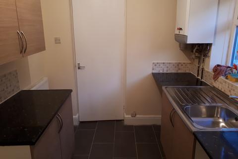 3 bedroom end of terrace house to rent, Lea Road, Sparkhill