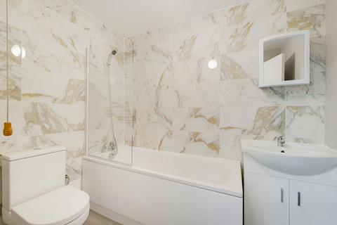 2 bedroom flat to rent, Dennington Park Road, West Hampstead NW6