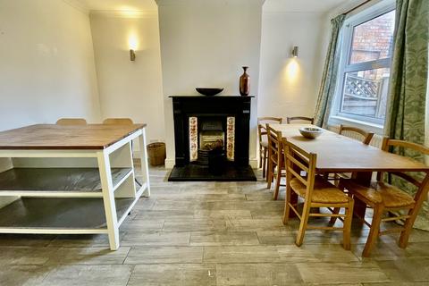 3 bedroom terraced house to rent, Victoria Street, Melton Mowbray, LE13 0AS