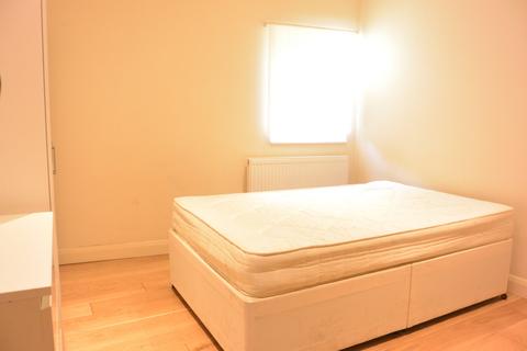 3 bedroom flat to rent, Garrick Avenue, Golders Green, NW11