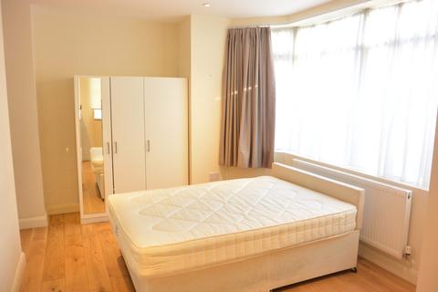 3 bedroom flat to rent, Garrick Avenue, Golders Green, NW11