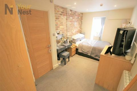 3 bedroom apartment to rent, The Old Workshop, Headingley, LS6 4FA