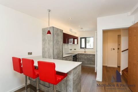 4 bedroom townhouse to rent, Comet street, London, SE8 4AN