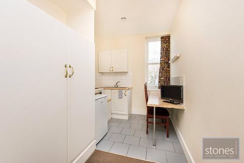 Studio to rent, Belsize Avenue, London, NW3