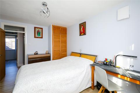 2 bedroom maisonette for sale, Canada Road, London, W3