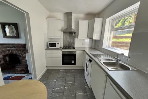 5 bedroom semi-detached house to rent, The Avenue, Bevendean