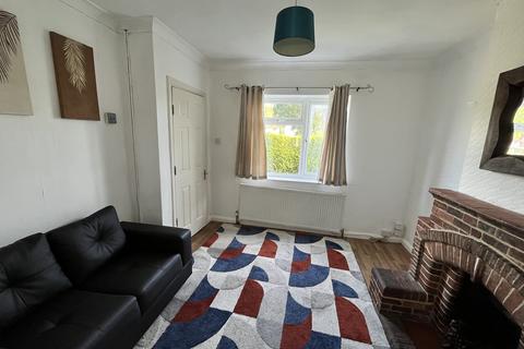 5 bedroom semi-detached house to rent, The Avenue, Bevendean