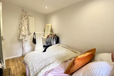 1 bedroom flat to rent, Offord Road, Islington