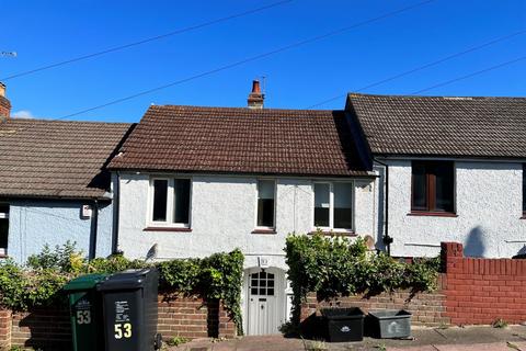 4 bedroom terraced house to rent, Kimberley Road, Coombe Road