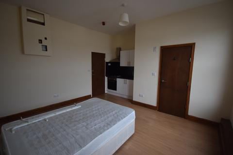 Studio to rent, Denzil Court, Denzil Avenue, Southampton, SO14 0LL