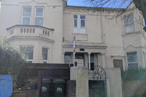 Studio to rent, Denzil Court, Denzil Avenue, Southampton, SO14 0LL
