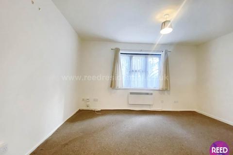 Studio to rent, Wordsworth Court, Chelmsford