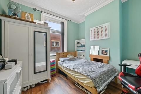 4 bedroom terraced house to rent, Hesketh Street, Preston PR2