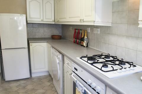 3 bedroom townhouse to rent, Kirby Place, Temple Cowley