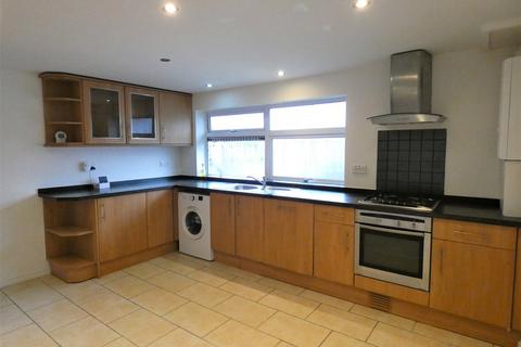 3 bedroom flat to rent, Valley Road St Albans