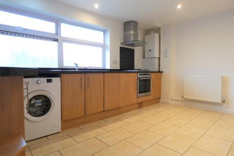 3 bedroom flat to rent, Valley Road St Albans