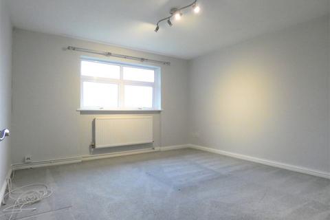 3 bedroom flat to rent, Valley Road St Albans