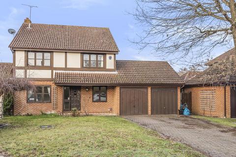 4 bedroom detached house to rent, Hazelbank,  Finchampstead,  RG40