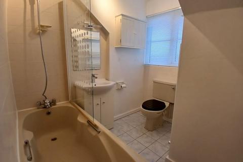 1 bedroom flat to rent, Albury Road, Merstham