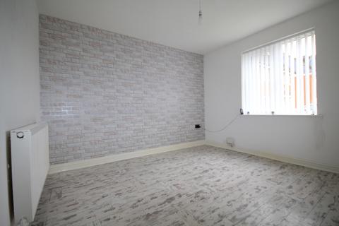 3 bedroom terraced house to rent, Wormley Court, Hull, HU6