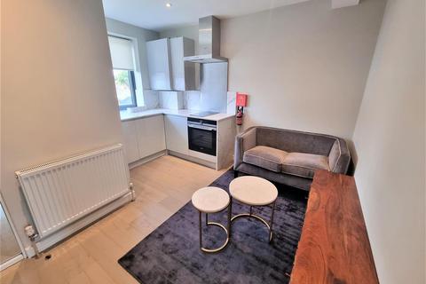 1 bedroom apartment to rent, Long Lane, Stanwell